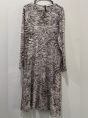 SAMSOE Black & White Zebra-Print Long Sleeve Maxi Dress